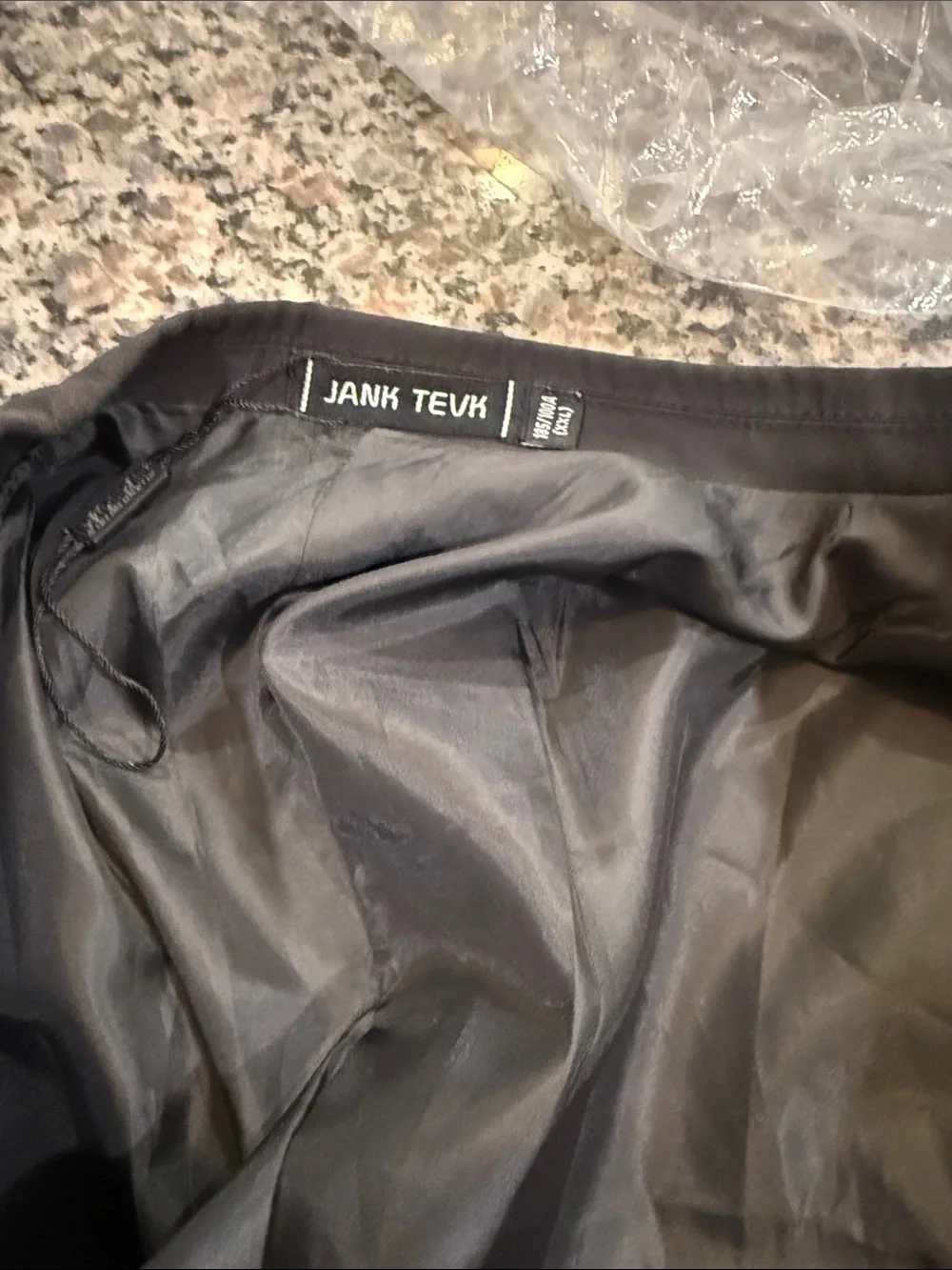 Jank Tevk sharp black